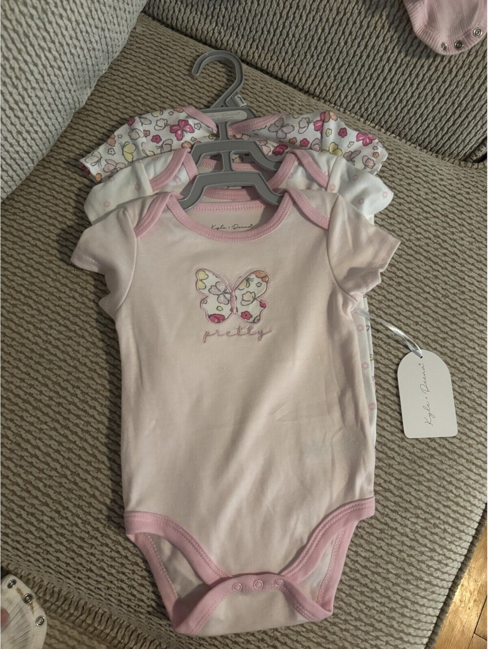 Kyle + Deena NEW Bodysuit Set baby girl short-sleeve 6-9 Months Pink Baby Shower